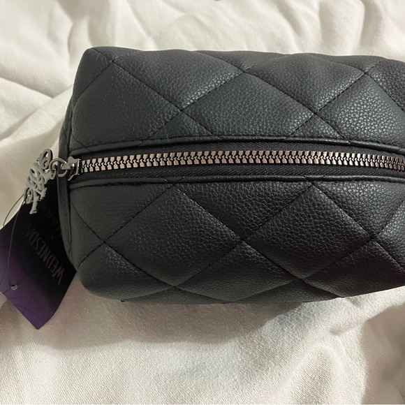 Primark Black Quilted Cosmetic Bag - Picture 2 of 3